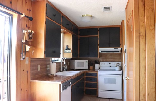 Ruidoso Cabina | Zia Den Cabin located beneath the Ruidoso Pines