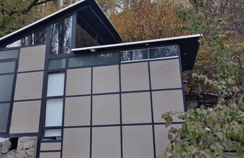 Hunza Chalet De Esquí | Eco Friendly Twin-Bed Chalet in Karimabad Hunza