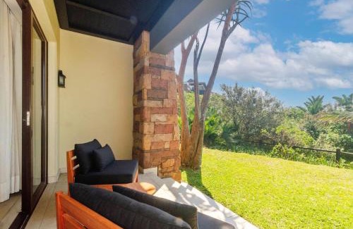 Port Zimbali Apartamento | Zimbali condo family room 9
