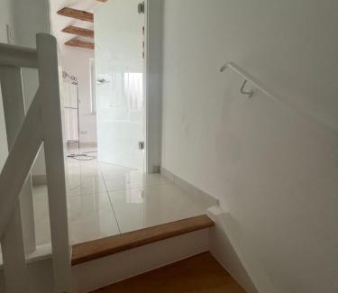 Am Waldfriedhof Apartamento | Zimmer im Haus nahe Ubahn