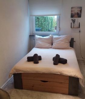Bad Oeynhausen Apartamento | Zimmer mit eigenem Bad und eigenem Eingang