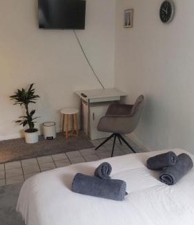 Bad Oeynhausen Apartamento | Zimmer mit eigenem Bad und eigenem Eingang