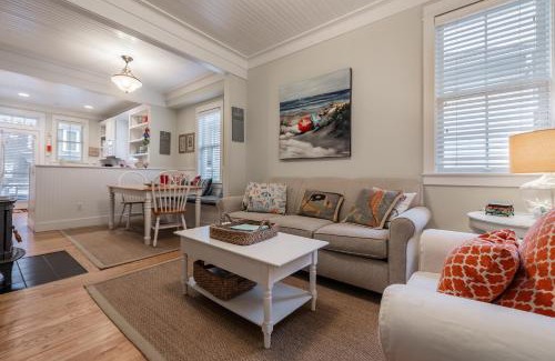 Seabrook Casa | Zinnias Cottage by Seabrook Hospitality