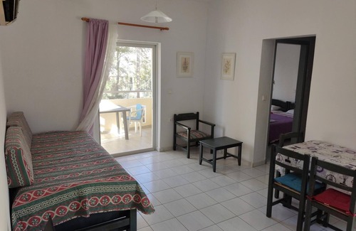 Agii Apostoli Apartamento | Zinovia One-Bedroom Apartment with Balcony