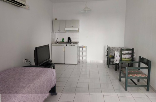 Agii Apostoli Apartamento | Zinovia One-Bedroom Apartment with Garden View