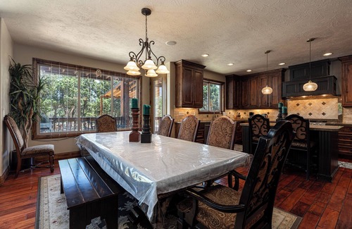 Zion National Park East Entrance Casa | Zion (East) Luxurious Home King Beds WiFi Privacy Hot Tub