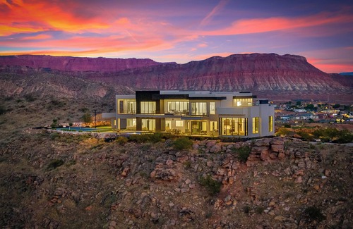 Washington Fields Casa | Zion Luxe Retreat / Pool Cinema Pickleball