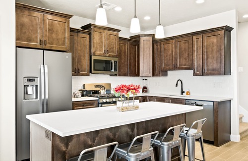 Hurricane Casa | Zion Village-Corp Retreat-Family Reunion-Private Heated Pool-Zion-Bryce-Golf