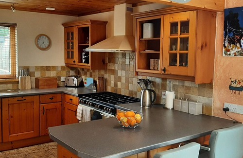 Alvie Casa | Zippity-Do-Da House, 4 Bedroom, 4 Bathroom, Cinema Room and Hot Tub.