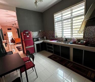 Kampung Baharu Sungai Udang Casa | ziramike homestay
