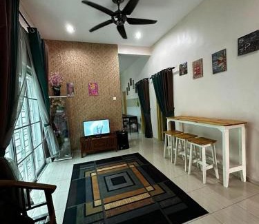 Kampung Baharu Sungai Udang Casa | ziramike homestay