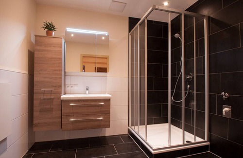 Prutz Apartamento | Zirbenwohnung Haus Rose: The cozy family and pet vacation apartment.
