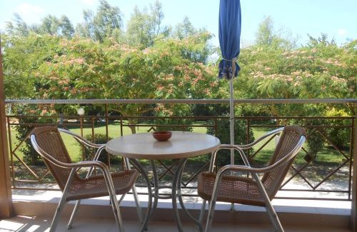 Perama Apartamento | Zisis Garden Studios