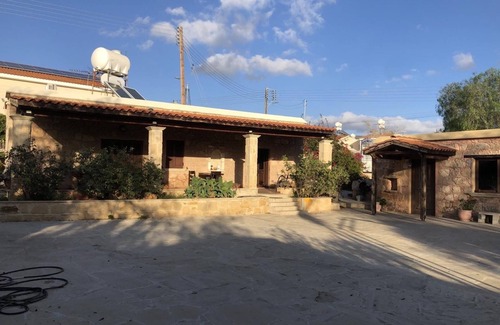 Tremithousa Casa | Zivla’s Stone House. Ideal for large party groups, weddings, aniversaries!