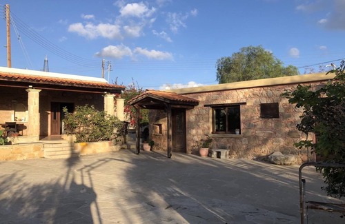 Tremithousa Casa | Zivla’s Stone House. Ideal for large party groups, weddings, aniversaries!