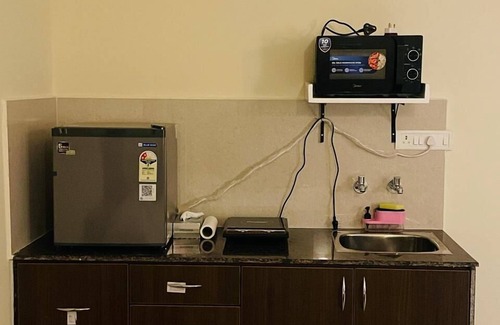 Shaikpet Hotel | Zivo Stays, Jubilee Hills