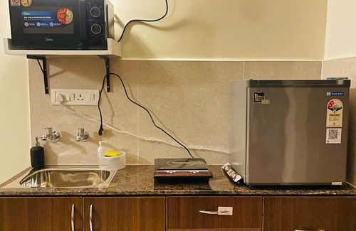Shaikpet Hotel | Zivo Stays, Jubilee Hills