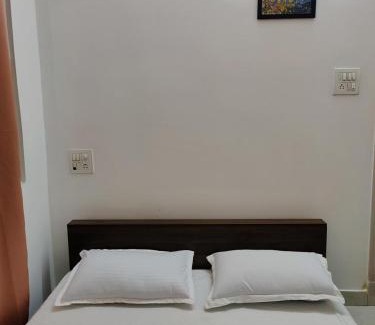Mehdipatnam Villa | Zivo Stays, Rethibowli