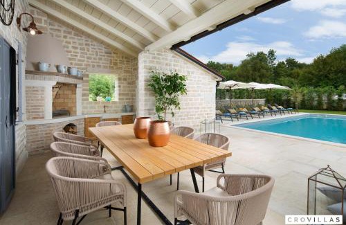 Korenici Villa | Zoe