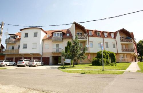 Hajduszoboszlo Apartamento | Zoli Apartmanok-Anna Kölcsey 32