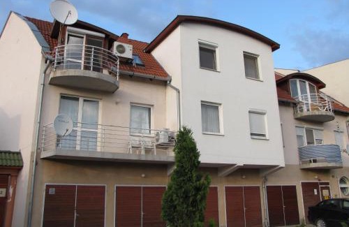 Hajduszoboszlo Apartamento | Zoli Apartmanok-Balcony Kölcsey 32