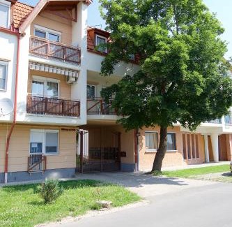Hajduszoboszlo Apartamento | Zoli Apartmanok-Maya Kölcsey 34-36
