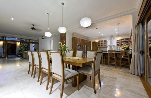 Seminyak Villa | Reserva especial Villa moderna de 4 dormitorios tranquila cerca de todos