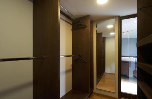 Financial District Apartamento | Zona G Charm Modern Comfort with King Bed 401