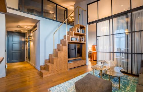 Tbilisi City Centre Hotel | Zorba&Bond Boutique Hotel