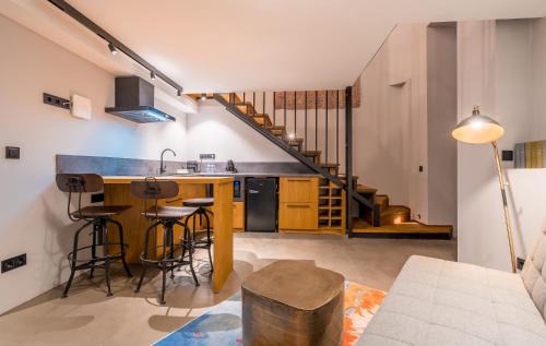 Tbilisi City Centre Hotel | Zorba&Bond Boutique Hotel