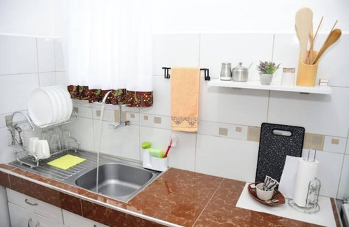 Mbotela Casa | Zoya - 1 Bed/rm, Twin Single Beds near JKI Airport