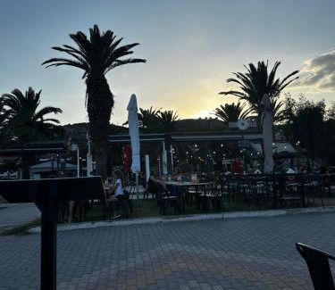 Nea Peramos Apartamento | Zozefina apartment