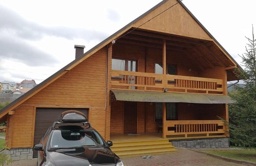 Skhidnytsya Casa | Zrub