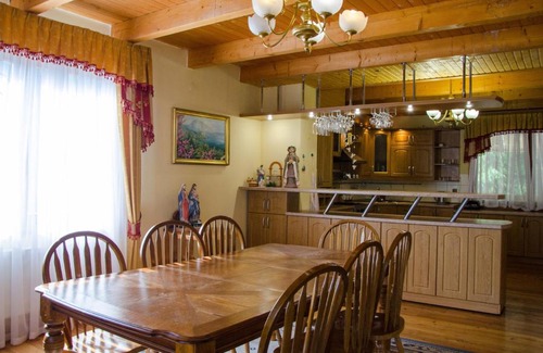 Skhidnytsya Casa | Zrub