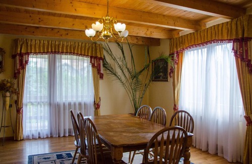 Skhidnytsya Casa | Zrub