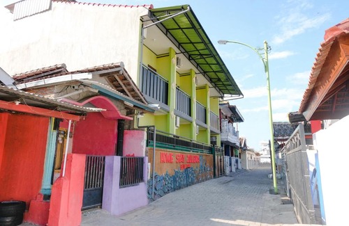 Kalipuro Hotel | Zulfina Homestay Syariah RedPartner