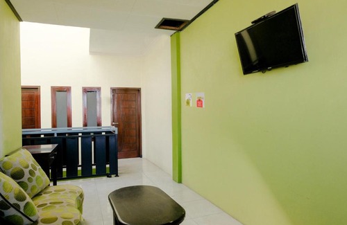 Kalipuro Hotel | Zulfina Homestay Syariah RedPartner