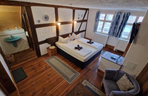 Burg Casa | Zum Alten Schulhaus