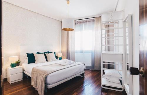 Uribarri Apartamento | Zumalakarregi Apartment by People Rentals