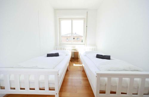 Sihlfeld Apartamento | Zurich City Gem Steps to Tram Family & group