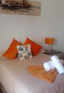 Grahamstown Cama Y Desayuno | Zuzani Ikhaya B&B
