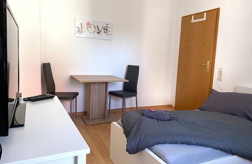 Zwickau Apartamento | Zw01b - 2 Zimmer Wohnung in Zwickau, 55qm, 2 Schlafzimmer, Max. 4 Personen