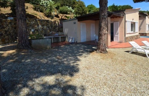 Morcone Villa | Dos pequeños oasis, enclavados entre las rocas de la naturaleza virgen. Pequeña piscina comunitaria.