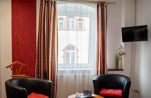 Fichtelberg Casa | Zweibettzimmer, Dusche, WC, 1 Schlafraum - Wild West Gasthaus