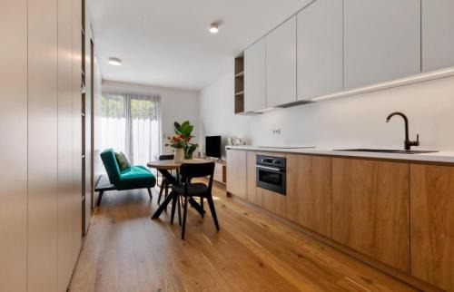 Nivy Apartamento | Zwirn Stylish Apartement with parking