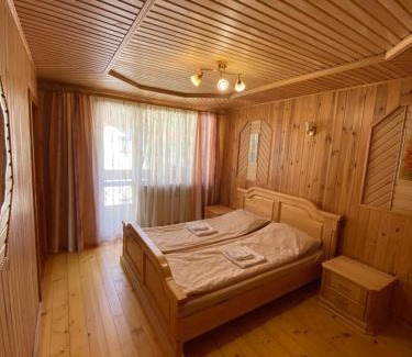 Yaremche Casa | Zyma_Lito Guest House