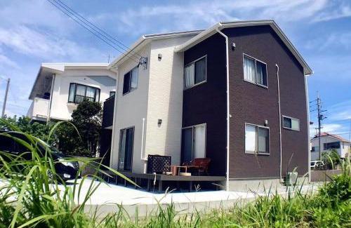 Okinawa Villa | ZZOKIAI藍魚 2 mins walk to the beach! Upscale villa area 15 mins from airport! Parking, dryer, baby cots are all available