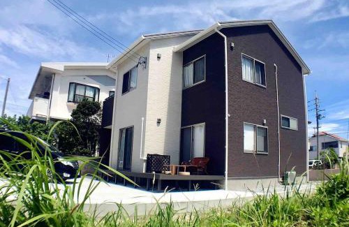 Okinawa Villa | ZZOKIAI藍魚 2 mins walk to the beach! Upscale villa area 15 mins from airport! Parking, dryer, baby cots are all available