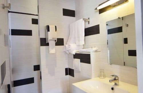 Capdenac-Gare Hotel | Hotel de Paris (Capdenac)