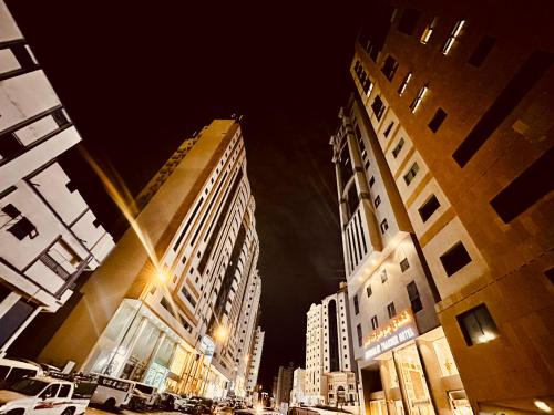 فندق الجوهرة البراقة توصيل مجاني إلى الحرم Al Jawhara Al Buraqah Hotel Free Shuttle to Al Haram